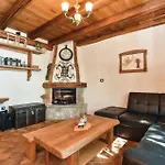 With Fireplace 03