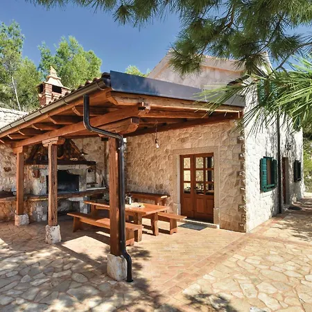 Stunning In With Wifi Holiday home Zastrazisce