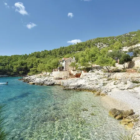 Holiday home Stunning In With Wifi Zastrazisce