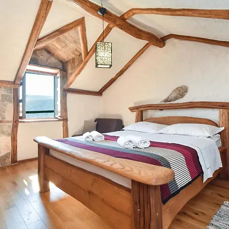 Holiday home Stunning In With Wifi Zastrazisce