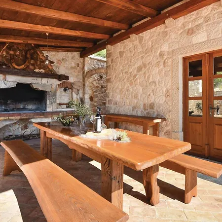 Dom wakacyjny With Fireplace 03 *
