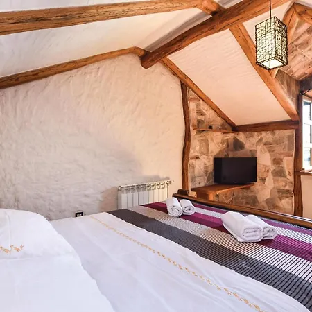 Holiday home Stunning In With Wifi Zastrazisce