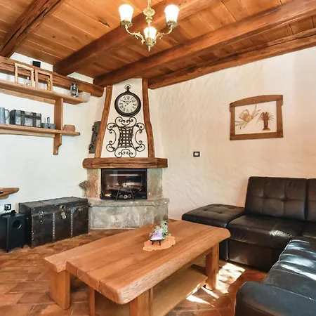 With Fireplace 03