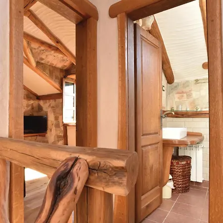 With Fireplace 03